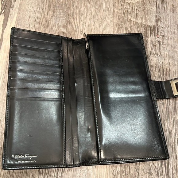 Authentic pre loved Salvatore Ferragamo with wallet - Picture 10 of 14